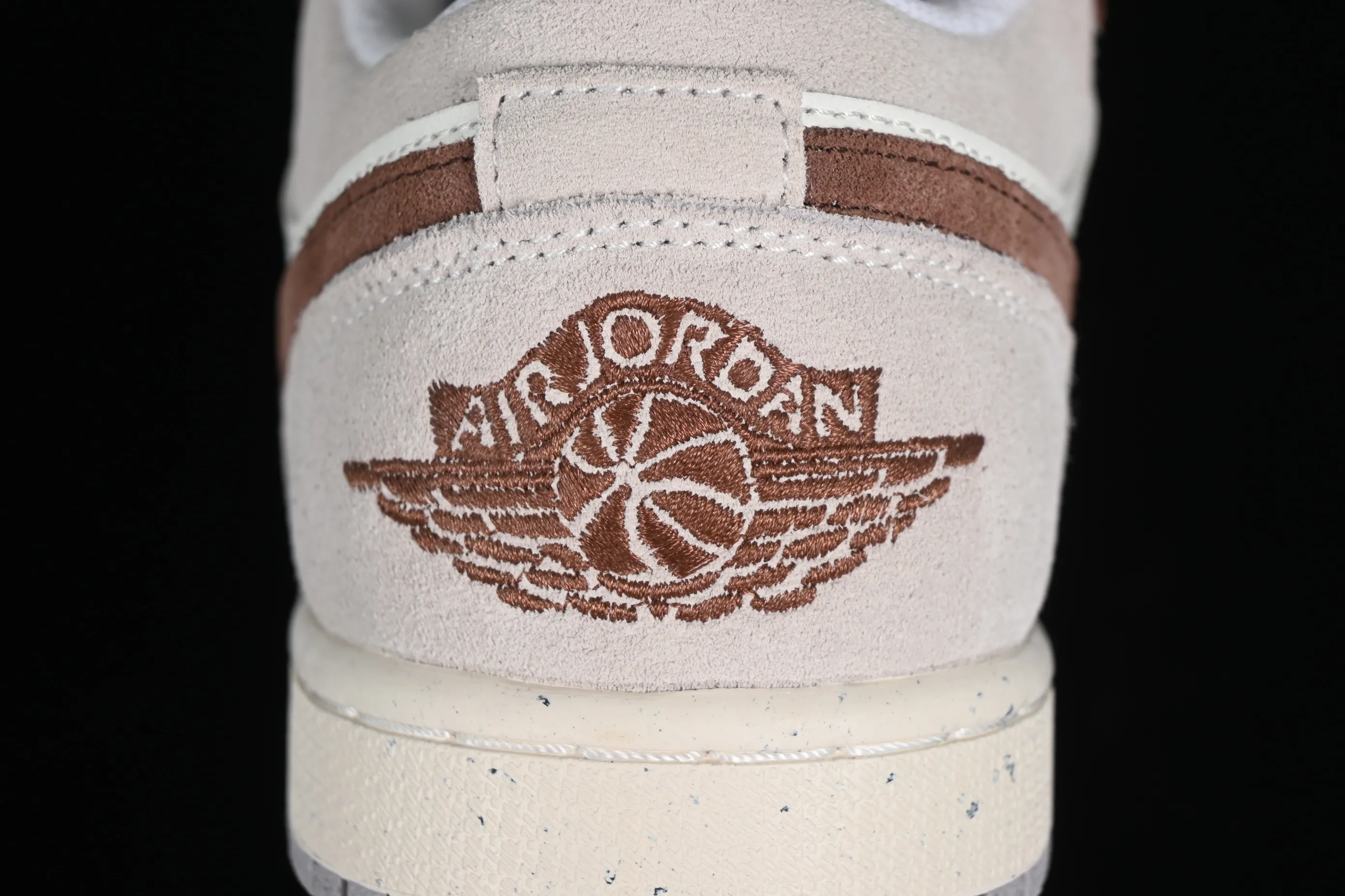 All categories Air Jordan Jordan series basketball shoes Air Jordan 1 Low Z version Air Jordan 1 Low AJ1 Joe 1 taupe low-top cultural and leisure sports sneakers HF1567-200